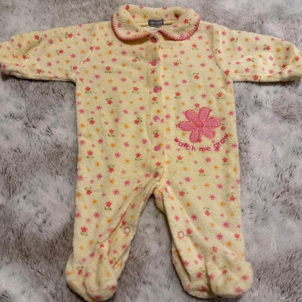 Vintage Carter's baby girl sleeper size 0-3 months